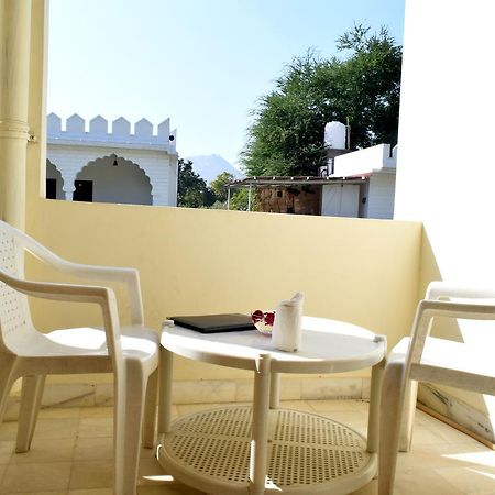 Hotel Kamal Villas Pushkar Bagian luar foto