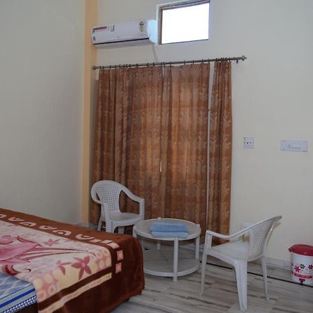 Hotel Kamal Villas Pushkar Bagian luar foto