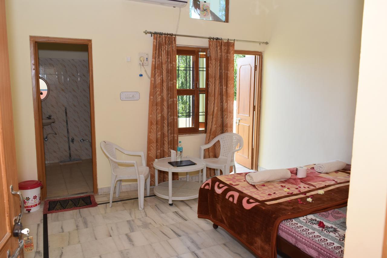 Hotel Kamal Villas Pushkar Bagian luar foto