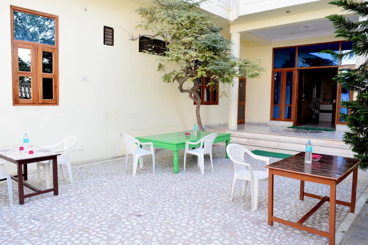 Hotel Kamal Villas Pushkar Bagian luar foto