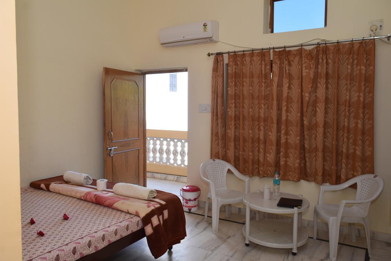 Hotel Kamal Villas Pushkar Bagian luar foto