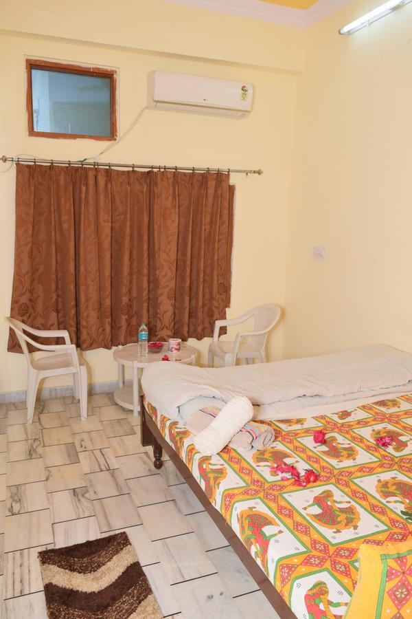 Hotel Kamal Villas Pushkar Bagian luar foto